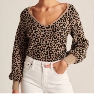 New Abercrombie & Fitch Leopard Print Balloon Sleeve V-Neck Sweater, Size XL